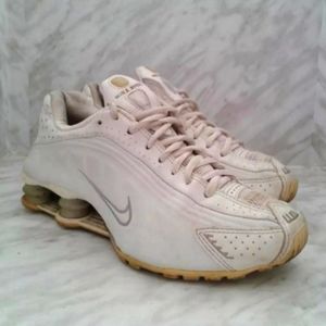 Nike Women's sz 7 Shox R4 Metallic Silver white 302874-101 running shoes